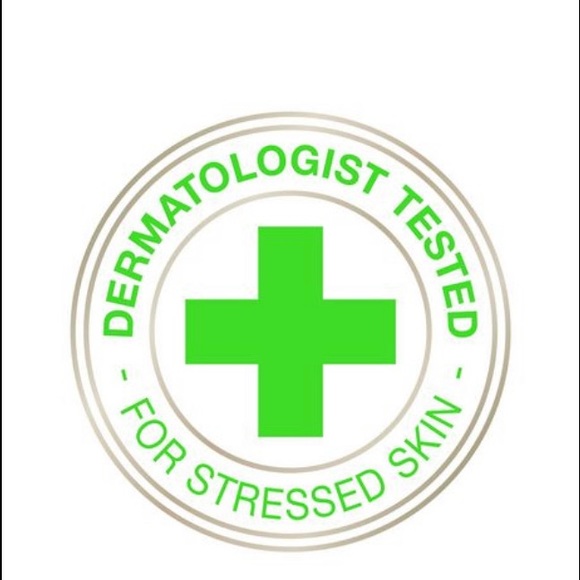 Olay Sensitive Cleansing Water with Hungarian Water Essence - Picture 3 of 6